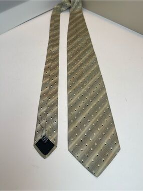 Hugo Boss Mens Silk Tie Sage Green Diamond Geometric Pattern Made in Italy